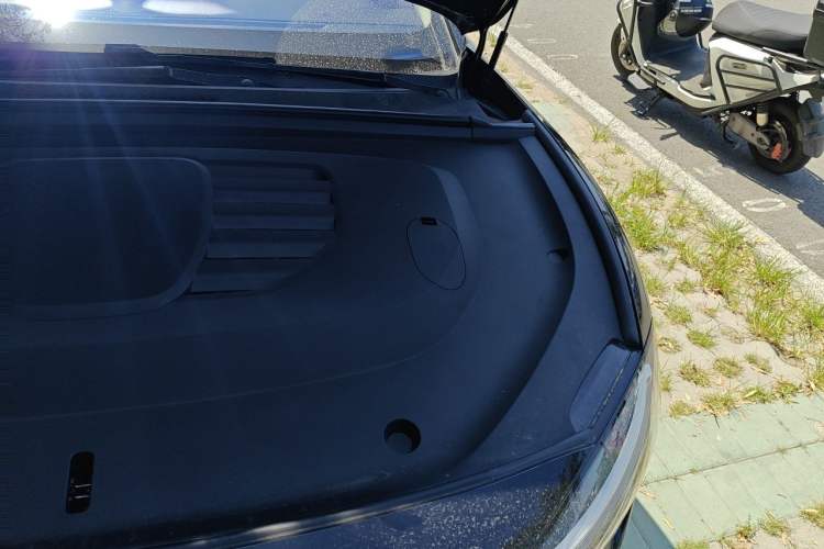 Used Hima Stelato S9 2025 Extended-Range Max Engine Bay Left
