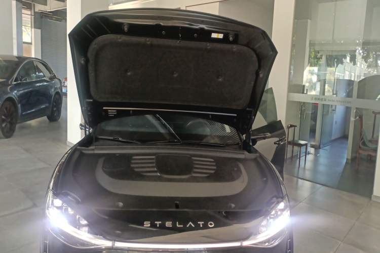 Used Hima Stelato S9 2025 Extended-Range Ultra Engine Bay