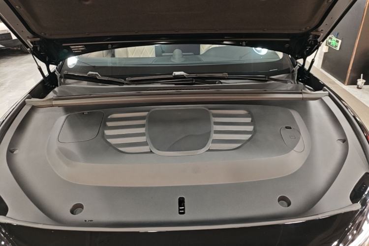 Used Hima Stelato S9 2025 Extended-Range Ultra Engine Bay