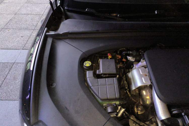 Used Hima Stelato S9 2025 Extended-Range Max Engine Bay Right