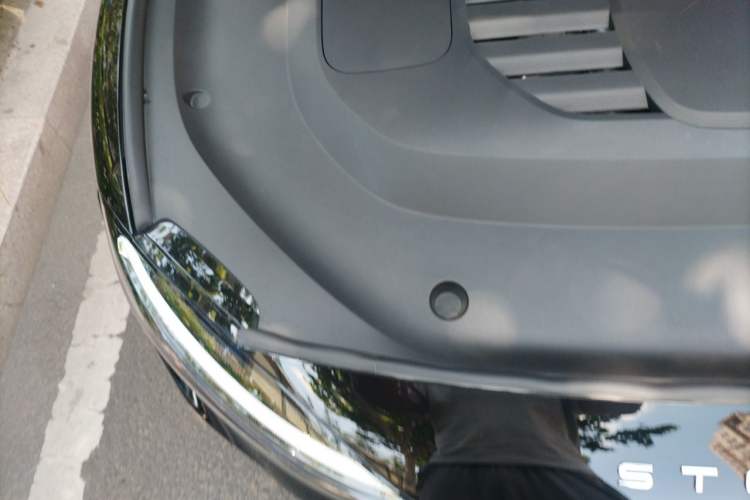 Used Hima Stelato S9 2025 Extended-Range Ultra Engine Bay Right