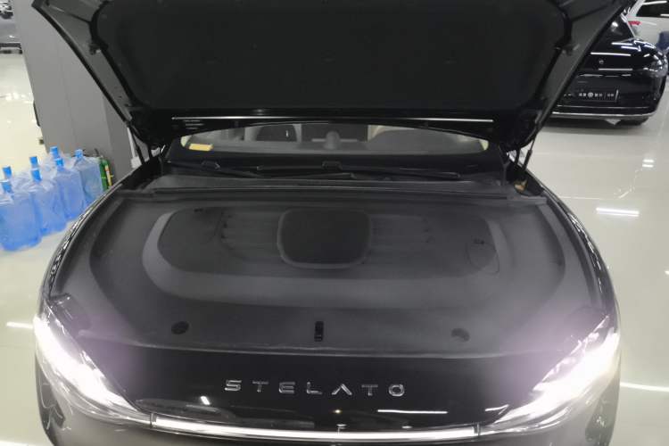 Used Hima Stelato S9 2025 Extended-Range Ultra Engine Bay