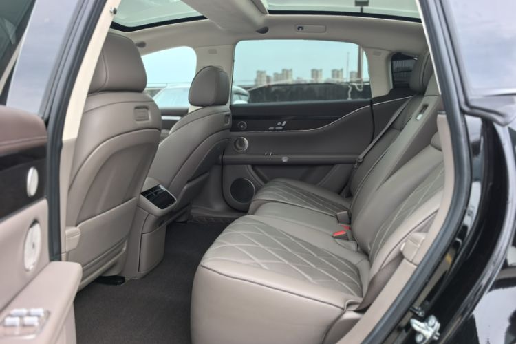 Used Hima Stelato S9 2025 Extended-Range Max Interior 1