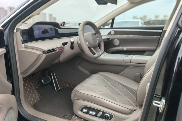 Used Hima Stelato S9 2025 Extended-Range Max Interior 2
