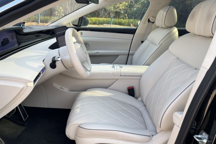 Used Hima Stelato S9 2025 Extended-Range Max Interior 3