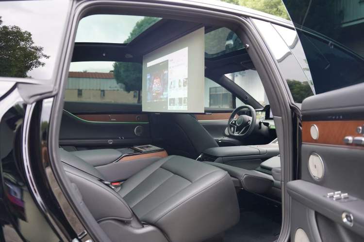 Used Hima Stelato S9 2025 Extended-Range Ultra Interior 8