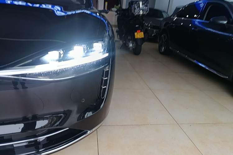 Used Hima Stelato S9 2025 Extended-Range Ultra Left Front Headlight