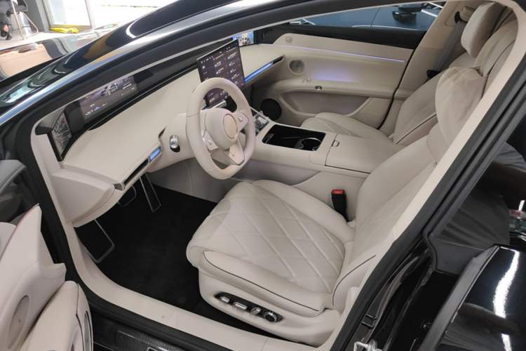 Used Hima Stelato S9 2025 Extended-Range Ultra Left Front Seat