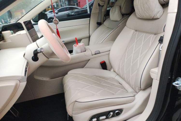 Used Hima Stelato S9 2025 Extended-Range Ultra Left Front Seat