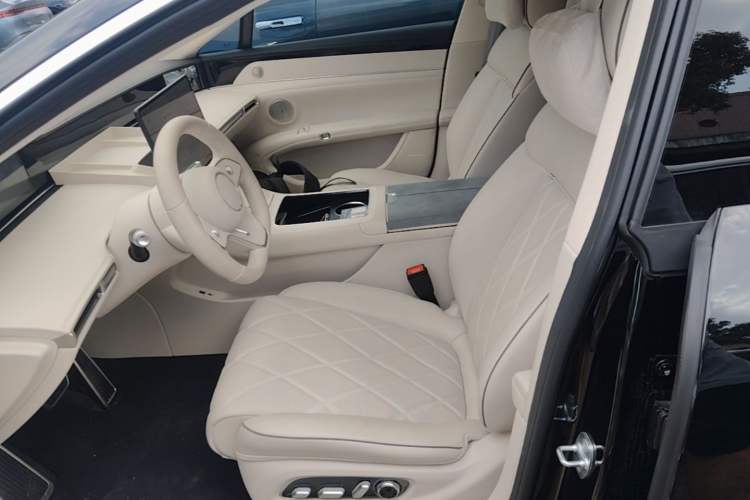 Used Hima Stelato S9 2025 Extended-Range Ultra Left Front Seat