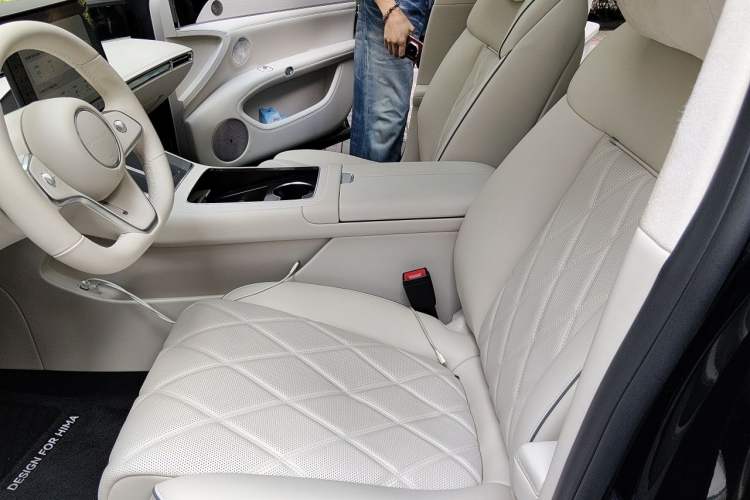 Used Hima Stelato S9 2025 Extended-Range Ultra Left Front Seat