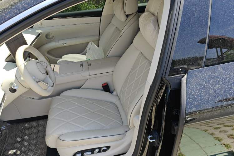 Used Hima Stelato S9 2025 Extended-Range Max Left Front Seat
