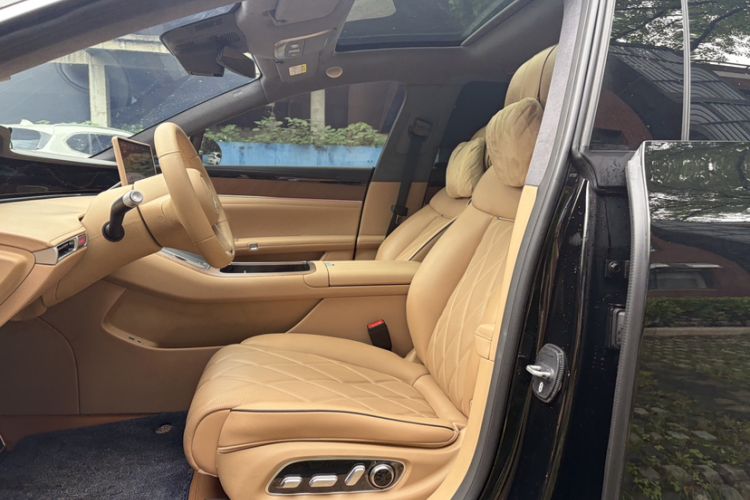 Used Hima Stelato S9 2025 Extended-Range Max Left Front Seat