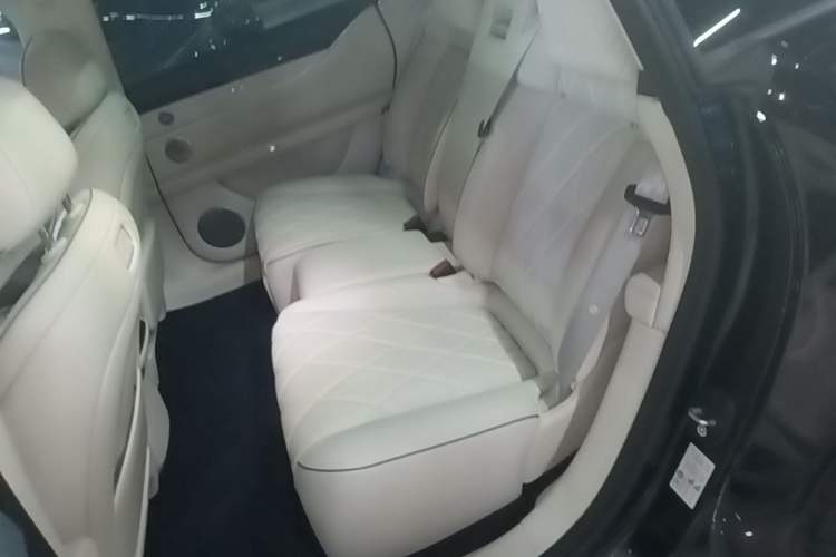 Used Hima Stelato S9 2025 Extended-Range Max Left Rear Seat