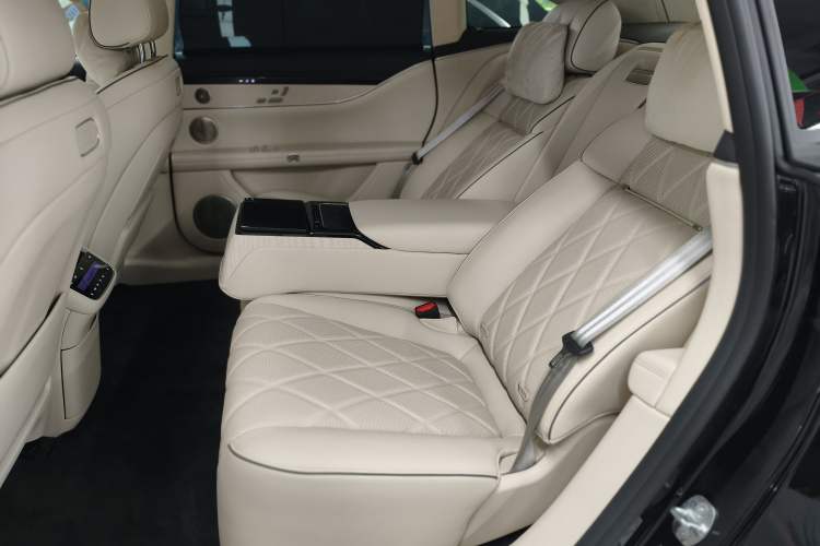 Used Hima Stelato S9 2025 Extended-Range Ultra Left Rear Seat