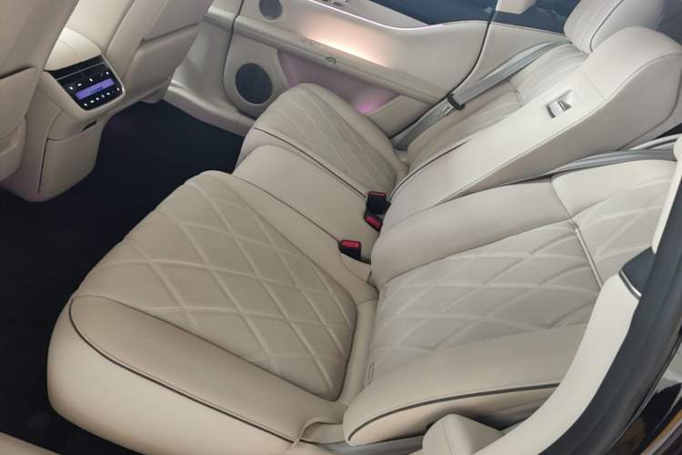 Used Hima Stelato S9 2025 Extended-Range Ultra Left Rear Seat