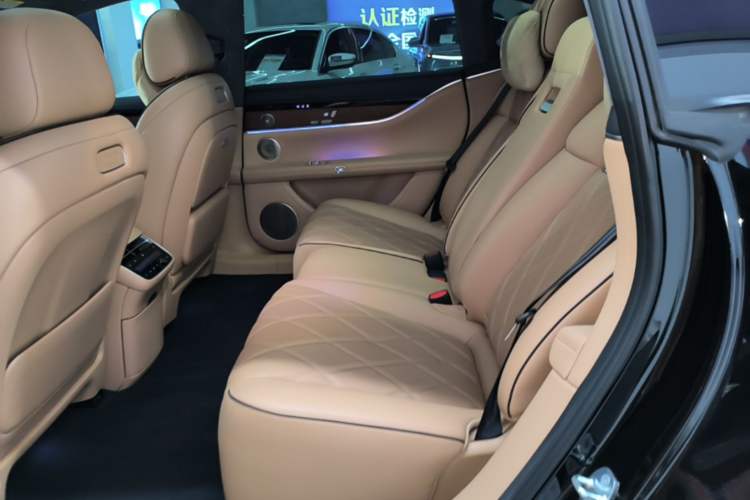 Used Hima Stelato S9 2025 Extended-Range Max+ Left Rear Seat