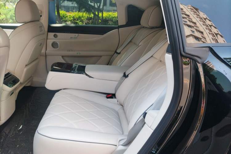 Used Hima Stelato S9 2025 Extended-Range Ultra Left Rear Seat