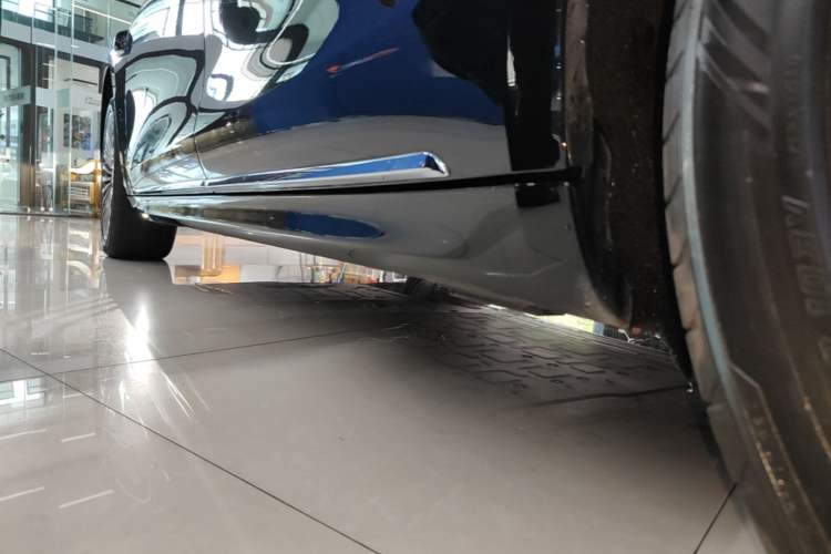Used Hima Stelato S9 2025 Extended-Range Ultra Left Side Sill