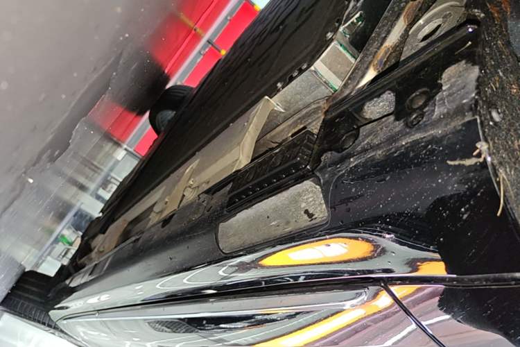 Used Hima Stelato S9 2025 Extended-Range Ultra Left Side Sill