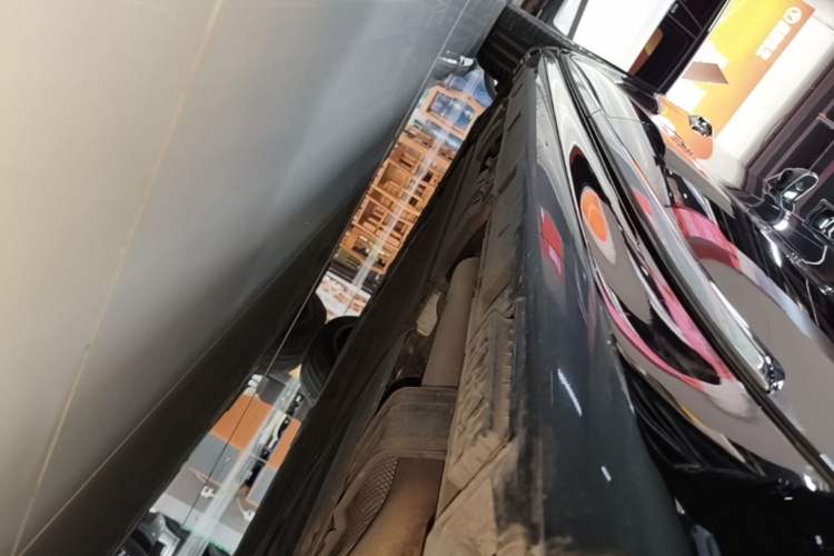 Used Hima Stelato S9 2025 Extended-Range Ultra Left Side Sill