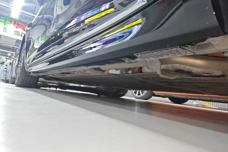 Used Hima Stelato S9 2025 Extended-Range Max Left Side Sill
