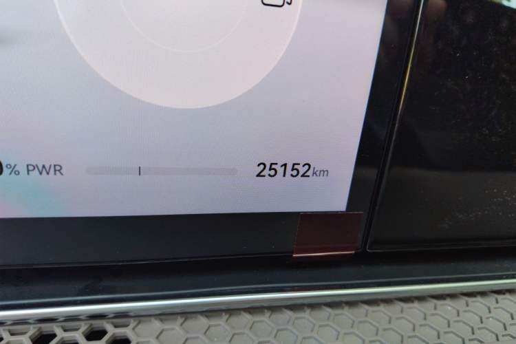 Used Hima Stelato S9 2025 Extended-Range Max Odometer Close Up
