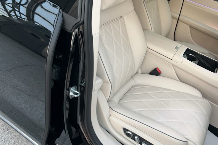 Used Hima Stelato S9 2025 Extended-Range Max+ Right Front Seat
