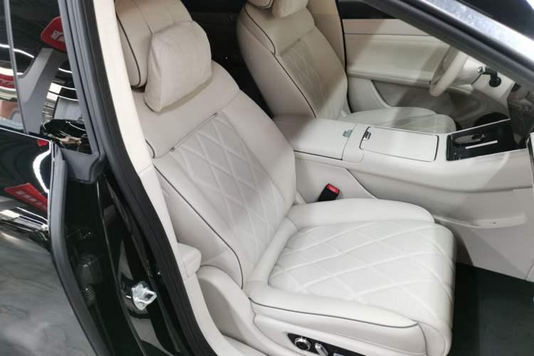 Used Hima Stelato S9 2025 Extended-Range Ultra Right Front Seat