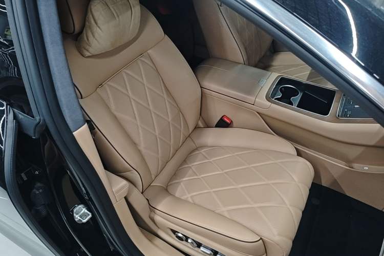 Used Hima Stelato S9 2025 Extended-Range Max Right Front Seat