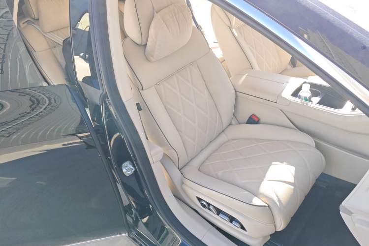 Used Hima Stelato S9 2025 Extended-Range Ultra Right Front Seat