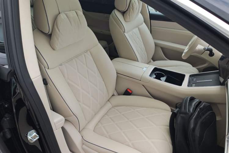 Used Hima Stelato S9 2025 Extended-Range Ultra Right Front Seat