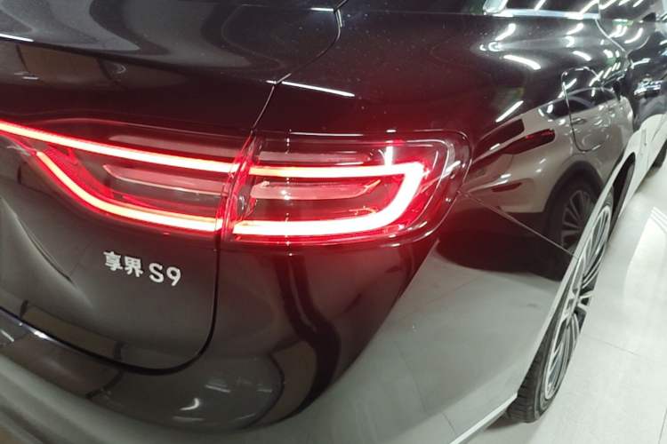 Used Hima Stelato S9 2025 Extended-Range Max+ Right Rear Taillight