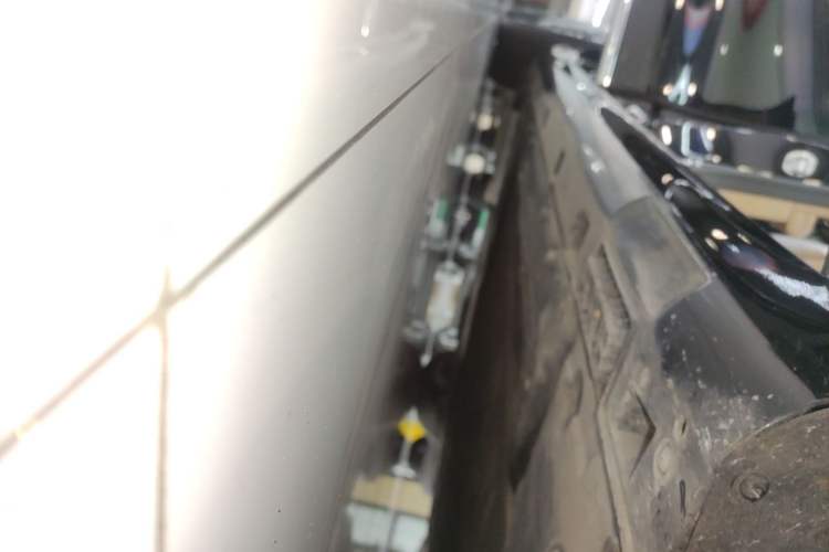 Used Hima Stelato S9 2025 Extended-Range Ultra Right Side Sill