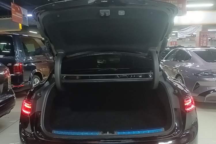 Used Hima Stelato S9 2025 Extended-Range Max Trunk