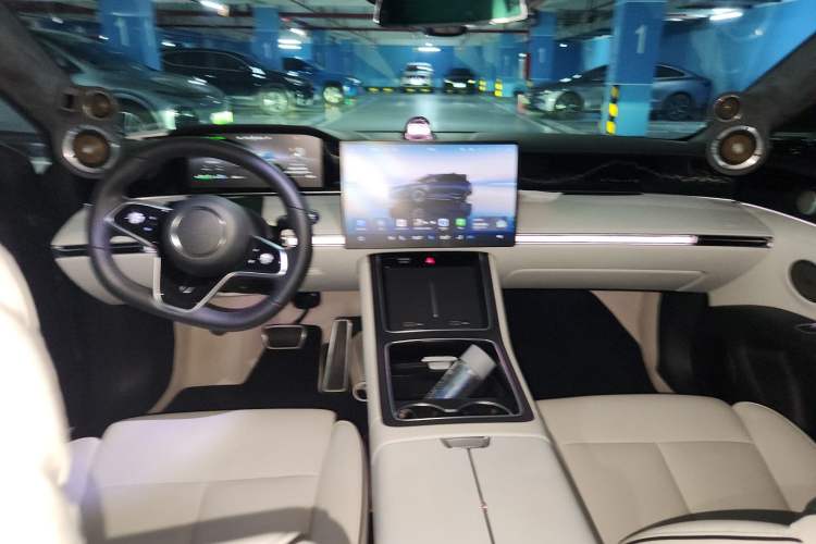 Used Hima Stelato S9 2025 Extended-Range Max+ Center Console