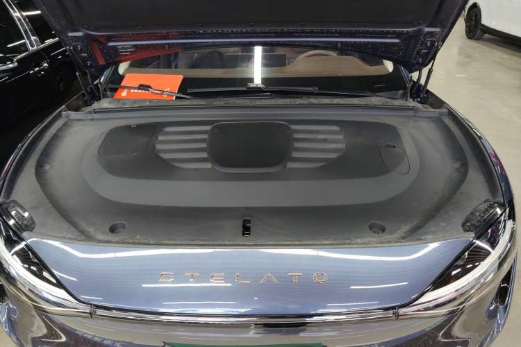 Used Hima Stelato S9 2025 Extended-Range Ultra Engine Bay