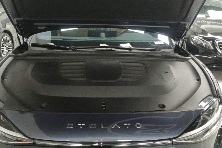 Used Hima Stelato S9 2025 Extended-Range Ultra Engine Bay