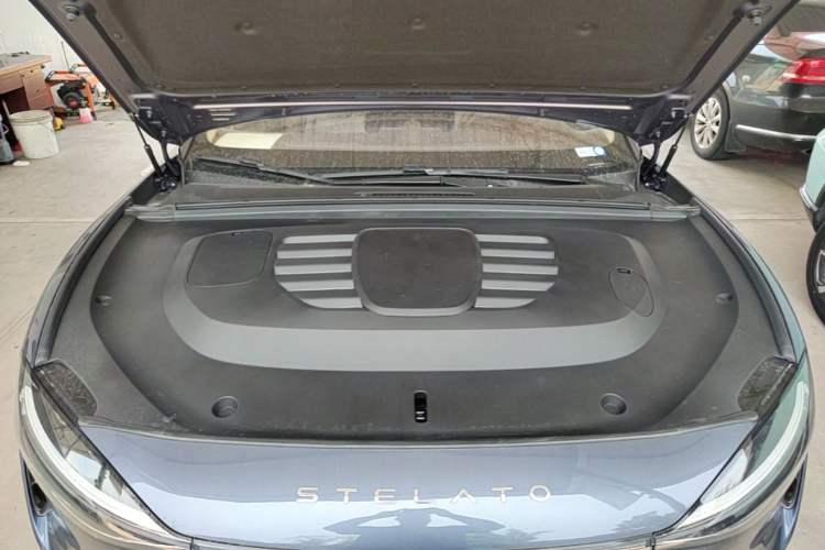Used Hima Stelato S9 2025 Extended-Range Ultra Engine Bay