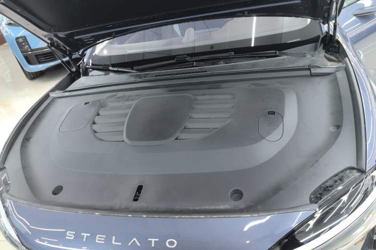 Used Hima Stelato S9 2025 Extended-Range Ultra Engine Bay