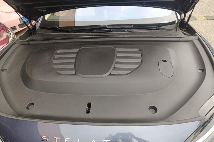 Used Hima Stelato S9 2025 Extended-Range Ultra Engine Bay