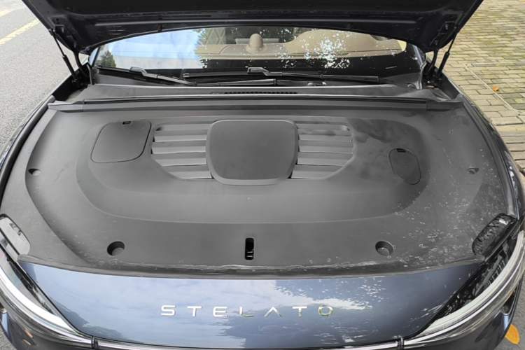 Used Hima Stelato S9 2025 Extended-Range Ultra Engine Bay