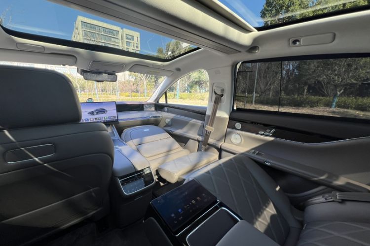 Used Hima Stelato S9 2025 Extended-Range Ultra Interior 2