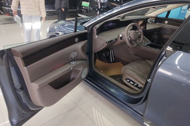 Used Hima Stelato S9 2025 Extended-Range Ultra Interior 3