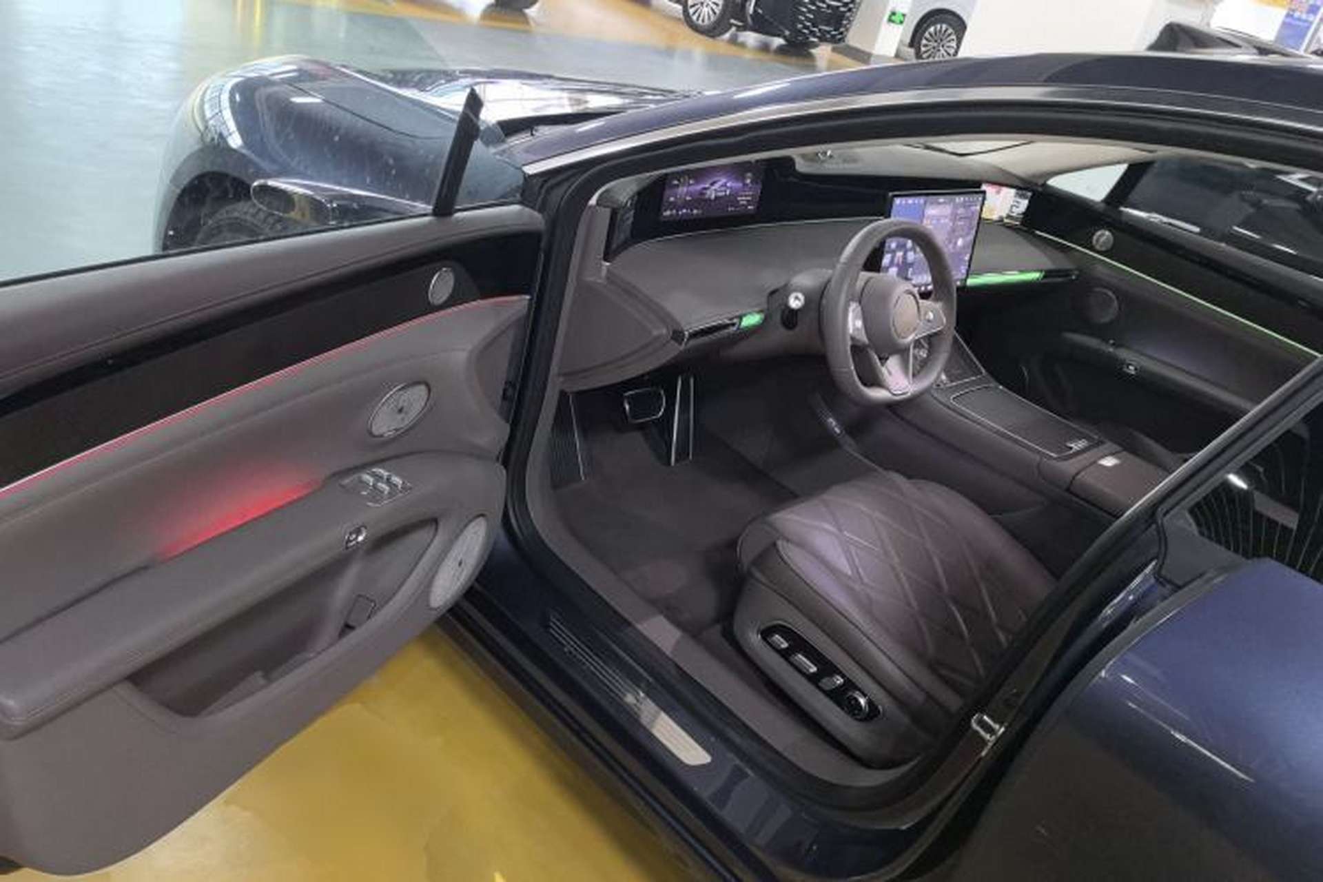 Used Hima Stelato S9 2025 Extended-Range Ultra Interior 3