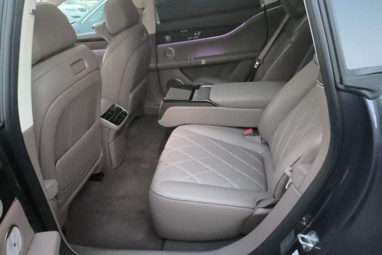 Used Hima Stelato S9 2025 Extended-Range Ultra Interior 4