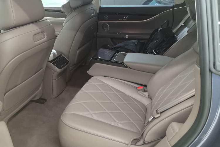 Used Hima Stelato S9 2025 Extended-Range Ultra Interior 4