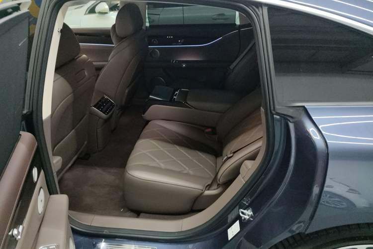 Used Hima Stelato S9 2025 Extended-Range Ultra Interior 4