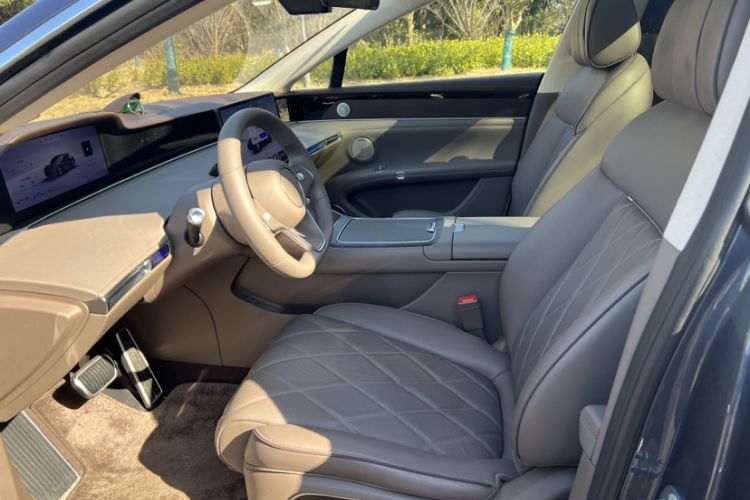 Used Hima Stelato S9 2025 Extended-Range Ultra Interior 7