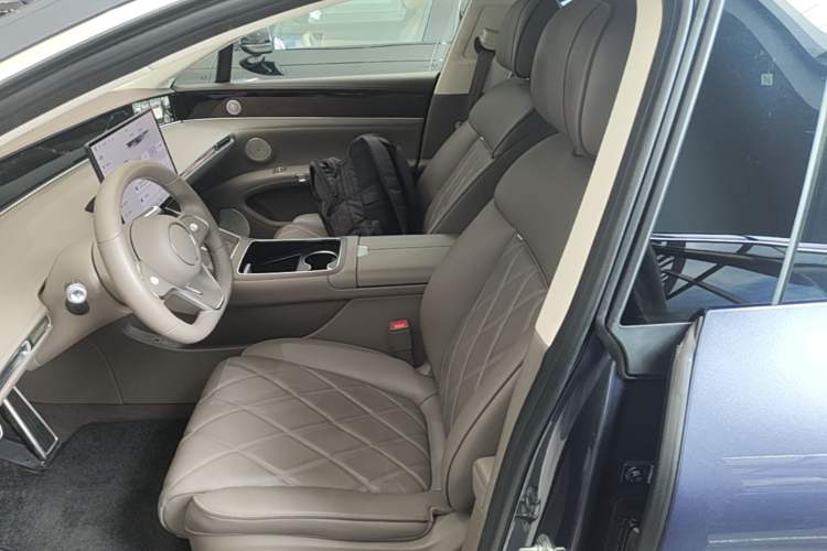 Used Hima Stelato S9 2025 Extended-Range Ultra Left Front Seat